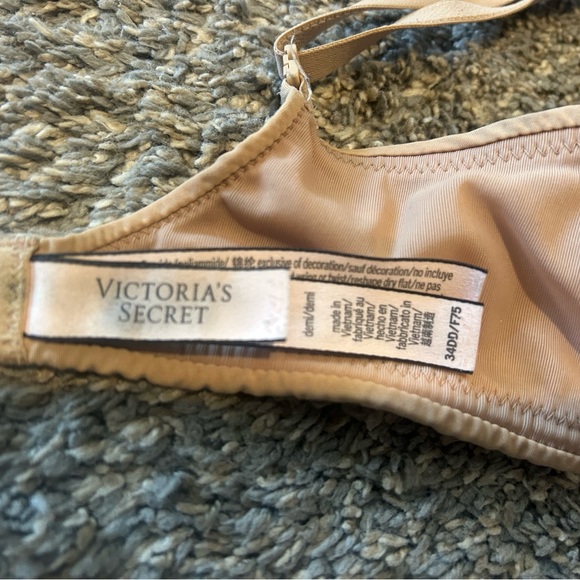 Victoria's Secret Tan Bra - Picture 8 of 8